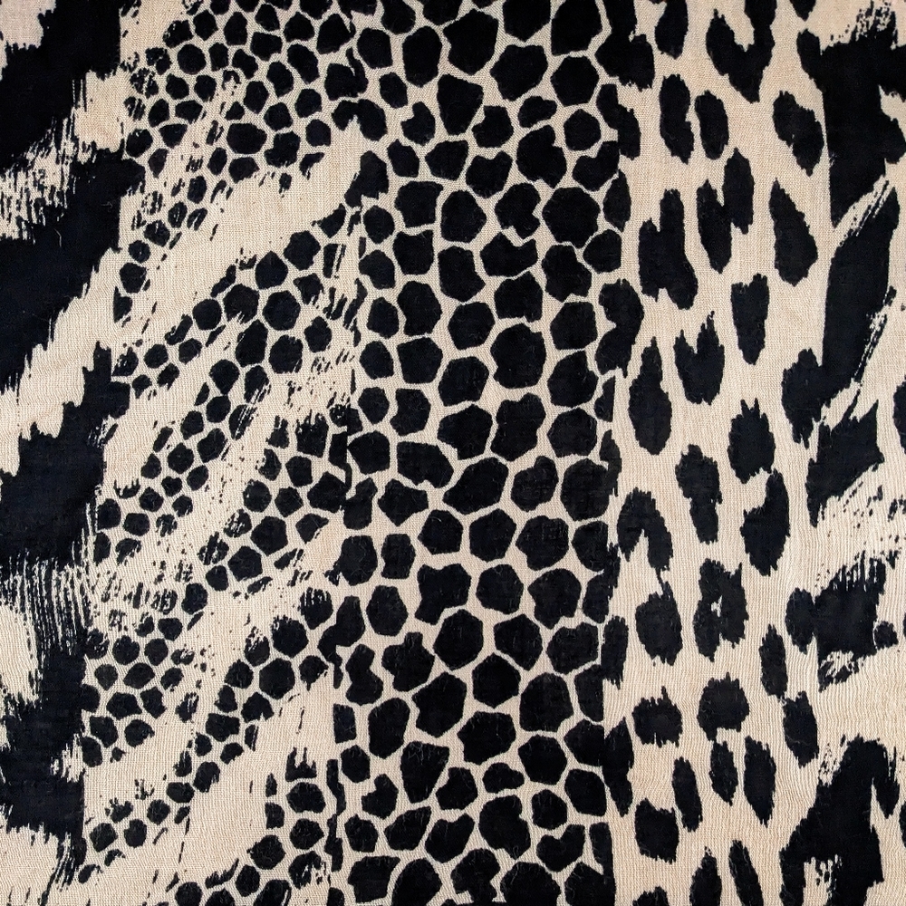 Express Scarf - Picture 3 of 8